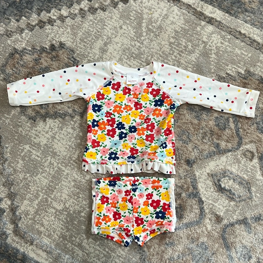 HANNA ANDERSSON Baby Rainbow Floral Rashguard with Swim Trunks, Size 60 (3-6M)